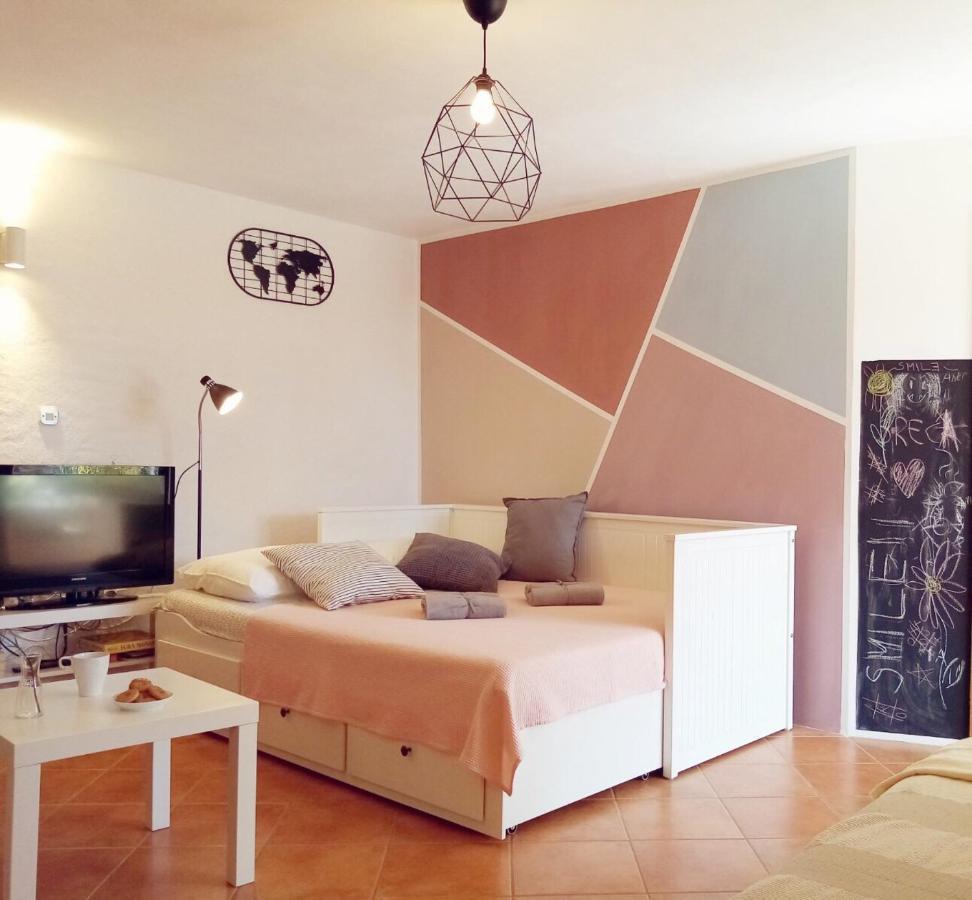 Apartment With Whirlpool And Bbq Near Porec Baderna Eksteriør billede